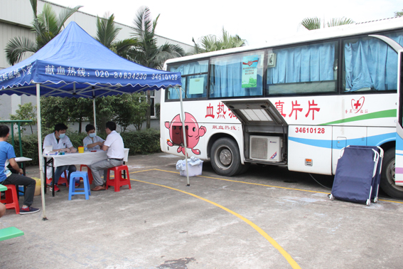 江南体育员工参加无偿献血活动，用爱心为生命加油